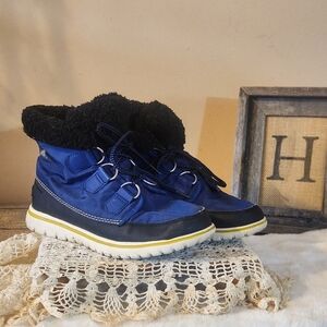Sorel Blue and Black Winter Boots